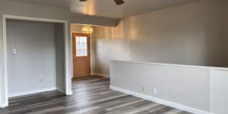 2 Bedroom 2 Bath Townhome w/ large 2 car garage - Freshly remodeled - Available Now Gallery 15