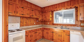 2 Bedroom 1.5 Bath Home in East Ridge Gallery 1