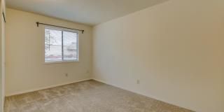 Roomy Remodeled  Kirkland Condo Gallery 12