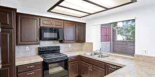 Escondido 2 bed 2.5 bath condo for lease Gallery 7