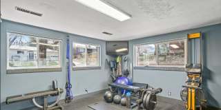 AMAZING 5 Bed 2 Bath Single Family Home in South Boulder! Gallery 24