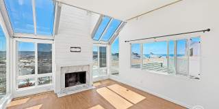 Hilltop Retreat with Ocean Breezes, natural light, and panoramic views Gallery 4