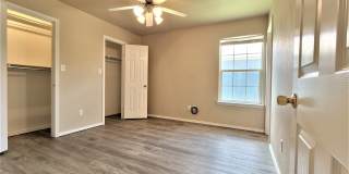 FOR LEASE -GEOURGOUS  3/2/1 WITH LARGE YARD IN SOUTH LUBBOCK Gallery 16