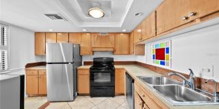 201 W LAUREL STREET Gallery 3