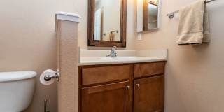 Beautiful upper-level condo in gated community!!! Gallery 22