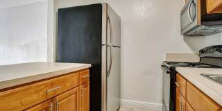 Renovated End Unit 1 Bed 1 Bath Pet Friendly Apt with Washer Dryer Hook Ups in Unit Gallery 4