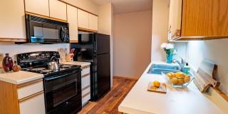 Plymouth Square at 37th Apartments Gallery 2