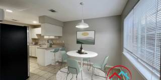 Available Now: 3 bedroom, 2.5 Bath Duplex with Garage and Fenced Yard Gallery 7