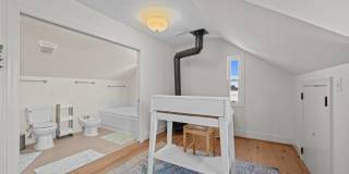 111 Pollock St Gallery 16