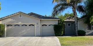 4 Bedroom with Office in N.W. Bakersfield Gallery 1