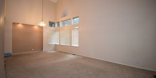 Bright Holladay 4 Bed Home – High Ceilings in Prime Location!! Gallery 4