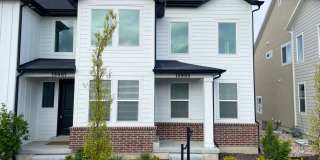 Gorgeous Townhome at Mountain Ridge! Gallery 1