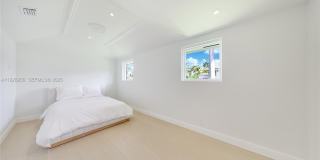 55 La Gorce Cir Gallery 25