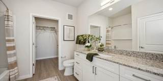 Longbow Luxury Apartments Gallery 47