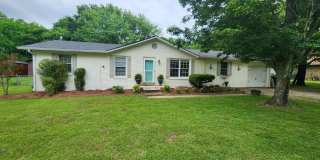 Remodeled home just two minutes from Spring Hill's Main Street! Gallery 1