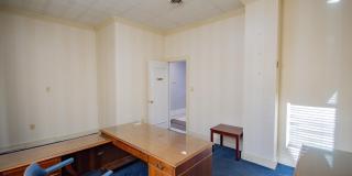 207 W KING Street Gallery 28