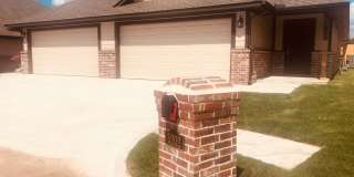3 bedroom 2 bath 2 car duplex available in Bethany! Gallery 1