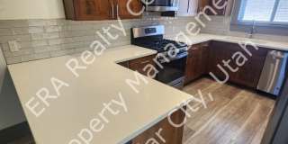 Move-in Bonus! 2 Bed, 2 bath + Office or Den. Gallery 7