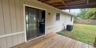 Newly renovated, WOW this will rent quick! Gallery 24