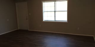 Adorable cottage is right in the heart of OKC! Gallery 12