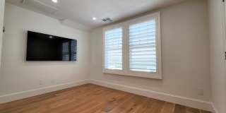 Updated Home Available in Downtown Palo Alto available first week of September! Gallery 28