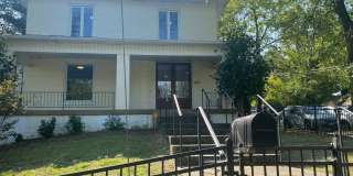 Vanderbilt Place - Wonderful Location 3 bedrooms/3 1/2 baths Gallery 3
