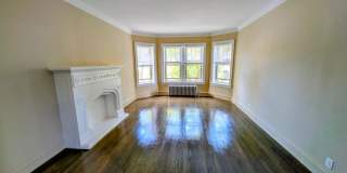 6711 North Greenview Avenue Gallery 1