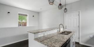 5134 N Oakley Avenue Gallery 3