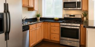 2026 Move-In Special – $500 LEASE SIGNING BONUS!! Spacious 2-Bedroom Condo in Southeast DC – In-Unit Laundry & Off-Street Parking!! Gallery 1