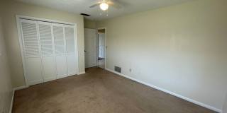 Spacious 3 Bedroom home in Pelican Bay- Golf Course View Gallery 23