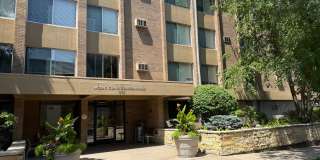 Lovely Lowry Hill 1 Bedroom Condo Gallery 1