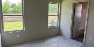 Bryan - BRAND NEW HOUSE -3 bedrooms / 2 bath / 2 car garage with fenced in yard. Gallery 10