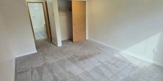 Renton Sunset Heights Condominiums - 2 bedroom 1 bathroom lower floor unit - W/S/G included- Available NOW!! Renton Sunset Heights Condominiums - 2 bedroom 1 bathroom lower floor unit - W/S/G included- Available NOW!! Gallery 9