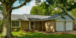 Charming 3-Bedroom Home for Rent in Angleton Gallery 1