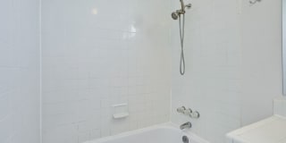 6063 Pineland Avenue Gallery 31