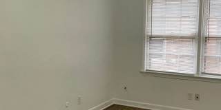 Coleman Place 3-bedroom, 2-bath Condo Gallery 10