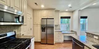 Beautiful 4 Bed/2.5 Bath Home in Lynnwood – Great Location & Spacious Layout Gallery 9