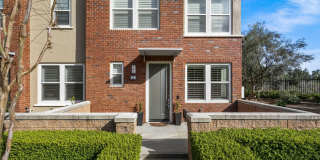 Gorgeous End Unit Townhome in Vantis Gallery 1