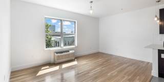 DVORA 366 West Side Gallery 8