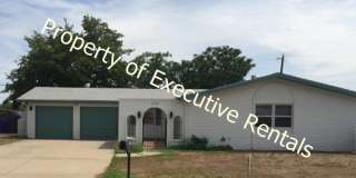 1733 Aspen Ave - Spacious 4 bed 2 bath with an office and a sun room! Gallery 1