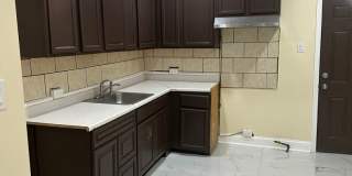 Charming 3BR House in Darby Gallery 1