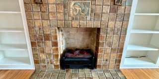 Beautiful 2 bed 1 bath home in University Heights Gallery 5
