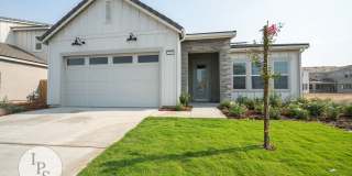 North Clovis Home, 3BR/2BA + Den/Possible 4th Bedroom - Lots of Amenities! Gallery 1