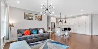 6890 Peachtree Dunwoody Road Gallery 12
