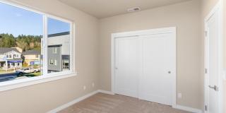 Stunning Newer Construction Home With 2 Master Suites Located in the Desirable Mountainside Heights Neighborhood Across from Mountainside High School Comes Either Furnished or Unfurnished. Gallery 22