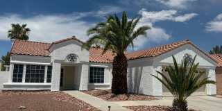 Beautiful 4 bedroom Henderson Home with Hot Tub & Spacious Backyard Beautiful 4 bedroom Henderson Home with Hot Tub & Spacious Backyard Gallery 1