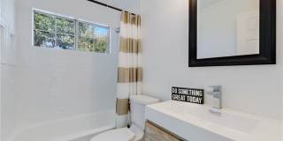 4602 Everest - Spacious 3-2.5 House near the Domain Gallery 27