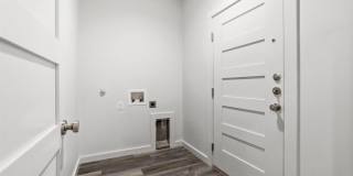 1221 W Johnson Street Gallery 22