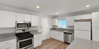 SD: Spacious 3BD/2BA Home in Oceanside with Large Backyard, In-Unit Laundry & Attached Garage Gallery 3