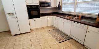 Desireable Home in Surfside Beach just blocks from the ocean Gallery 4
